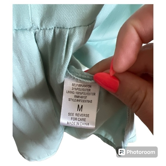 Altar'd State Sage Green Flowy Top Long Sleeve Button down Women's size Medium - Picture 6 of 6